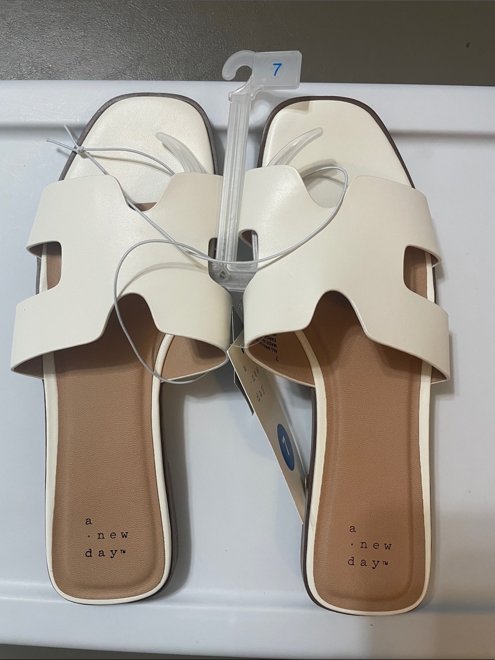 a new day Women's White Nina Slide Sandals NWT Sz. 7